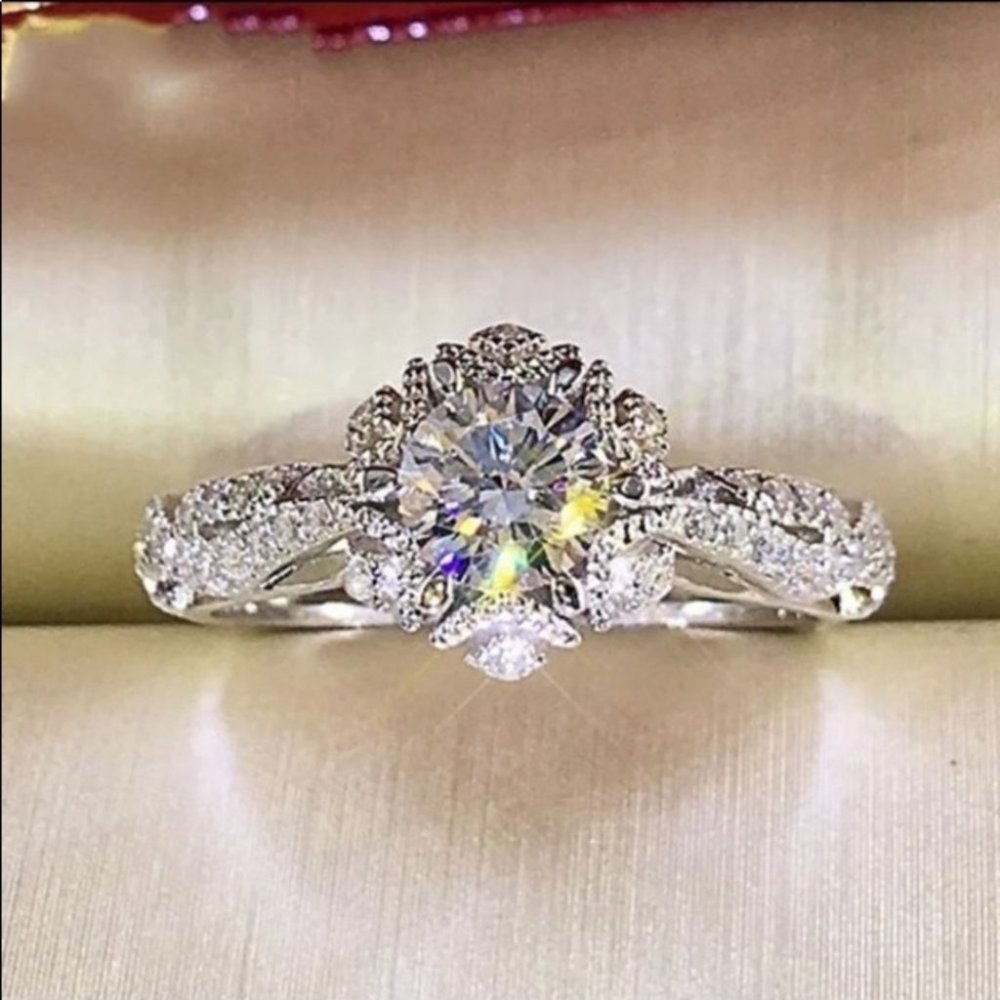 Rings White Zircon Cubic Hollow Flowers Ring - Picture 5 of 7